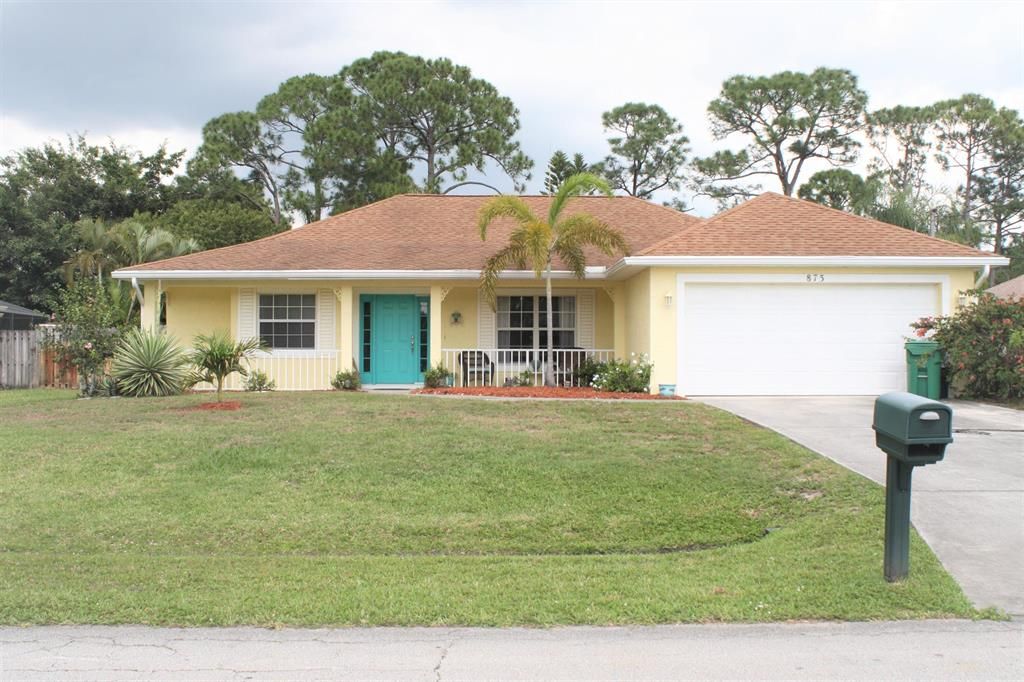 Photo of 873 SE Lansdowne Avenue, Port Saint Lucie, FL 34983 (MLS # R10790070)