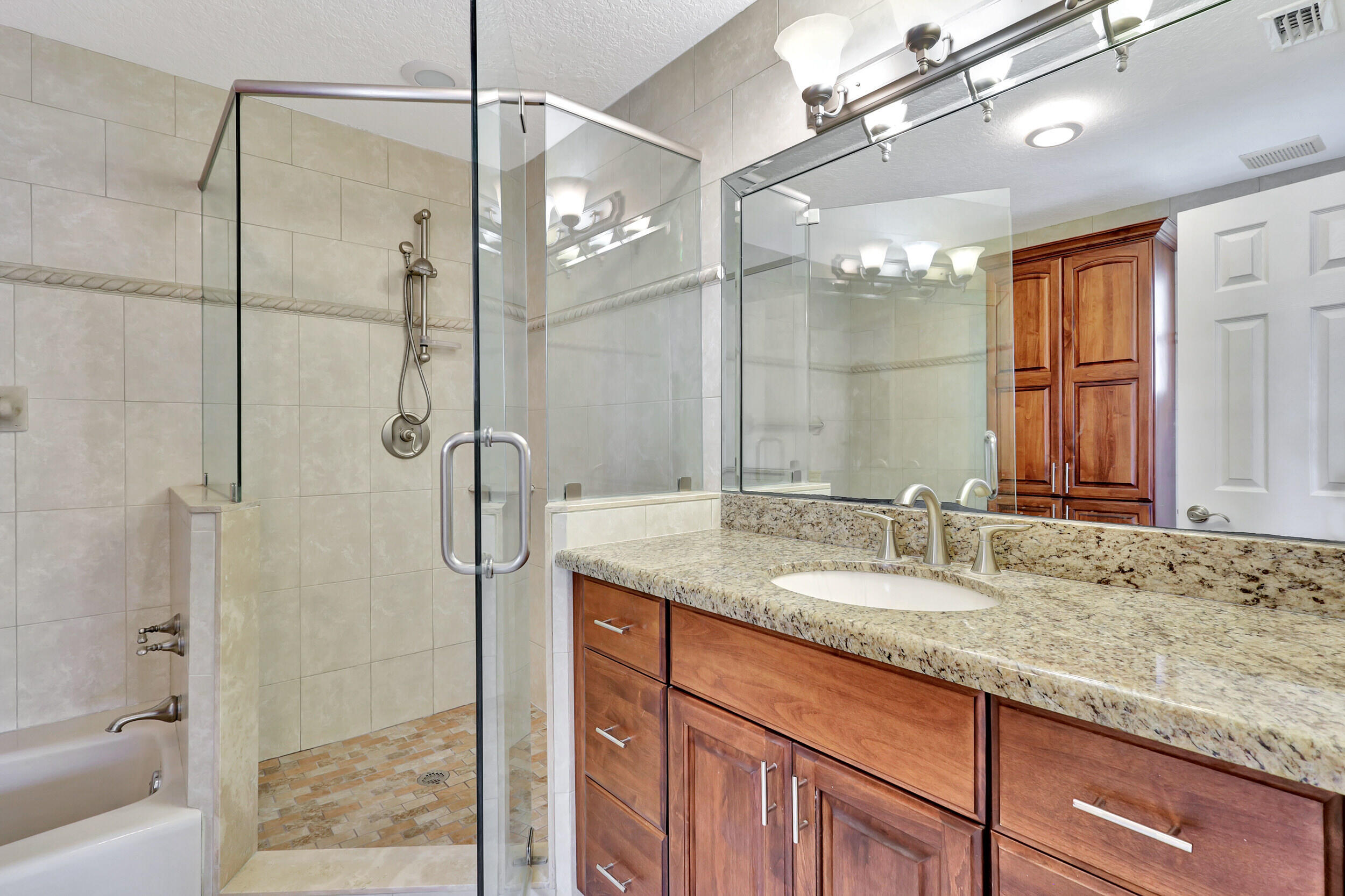 PELICAN HARBOR PH 2 - Residential Lease