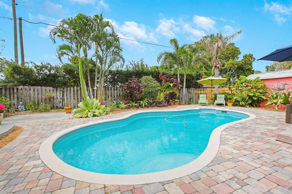 Photo of 816 SE Dolphin Drive, Stuart, FL 34996 (MLS # R10698288)