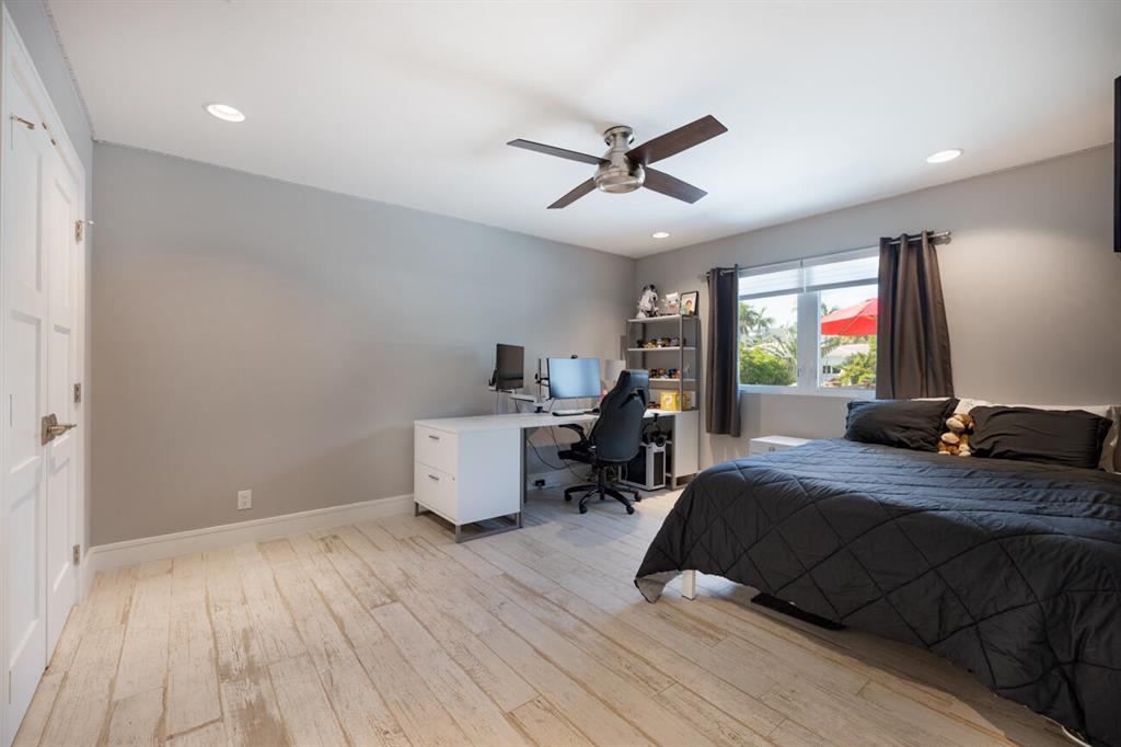 TROPIC ISLE 2ND SEC - Residential