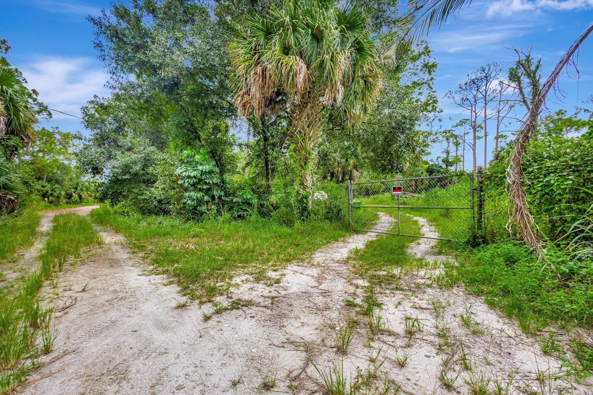 LOXAHATCHEE GROVES - Commercial Sale