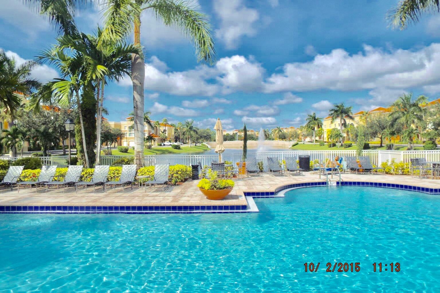 Nicely Upgraded Spacious One Bedroom Unit With Outdoor Patio.Stainless Steel Appliance Pkg, Granite Counter Tops, SS Sink & FaucetCrown Moulding Throughout. Wood Laminate Flooring Throughout.