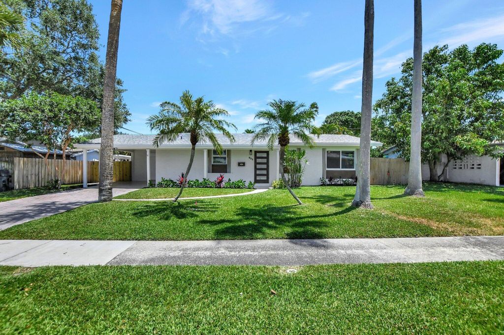 Photo of 832 SW 10th Avenue, Boca Raton, FL 33486 (MLS # R11076455)
