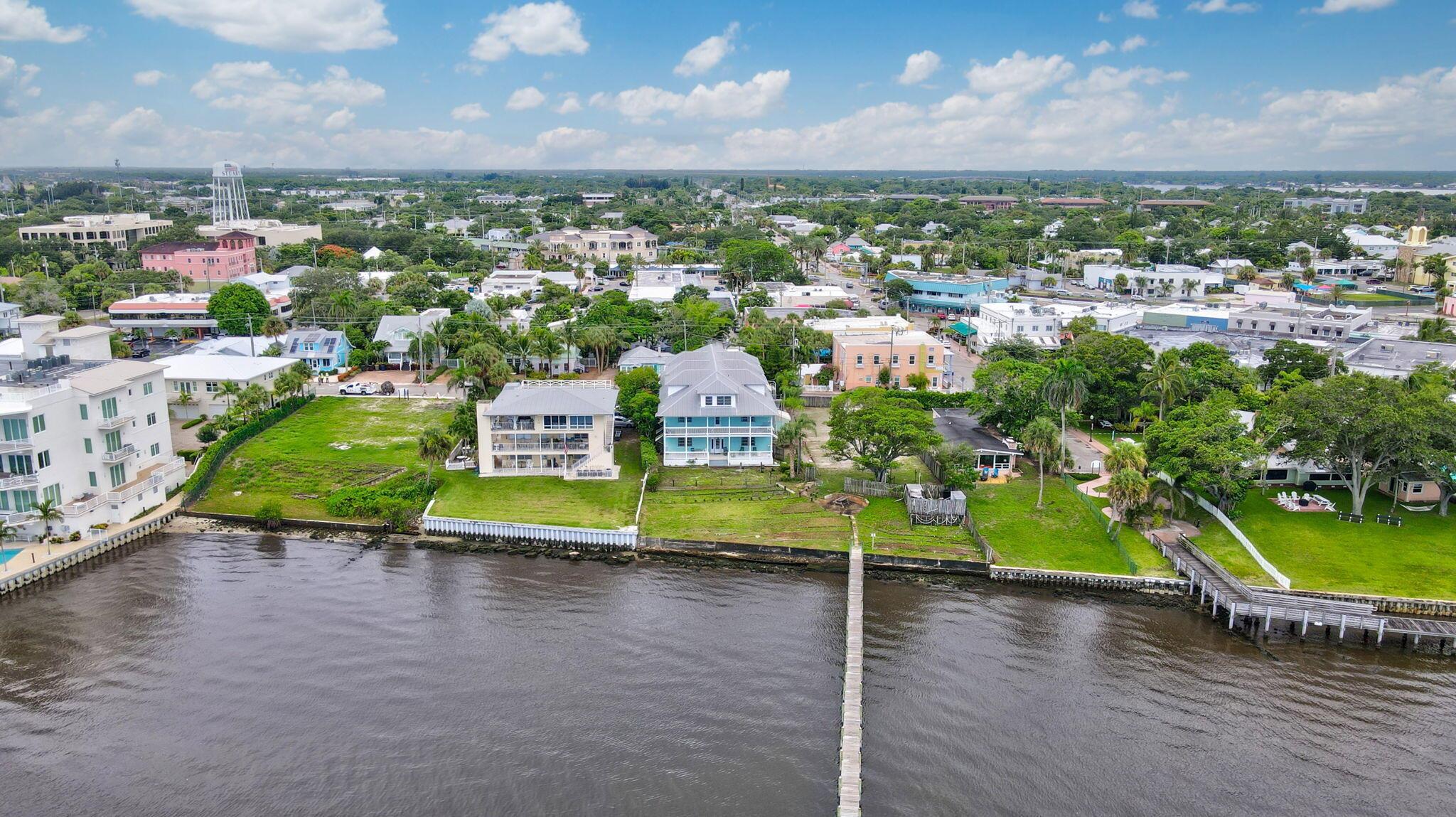 15 SE Seminole Street