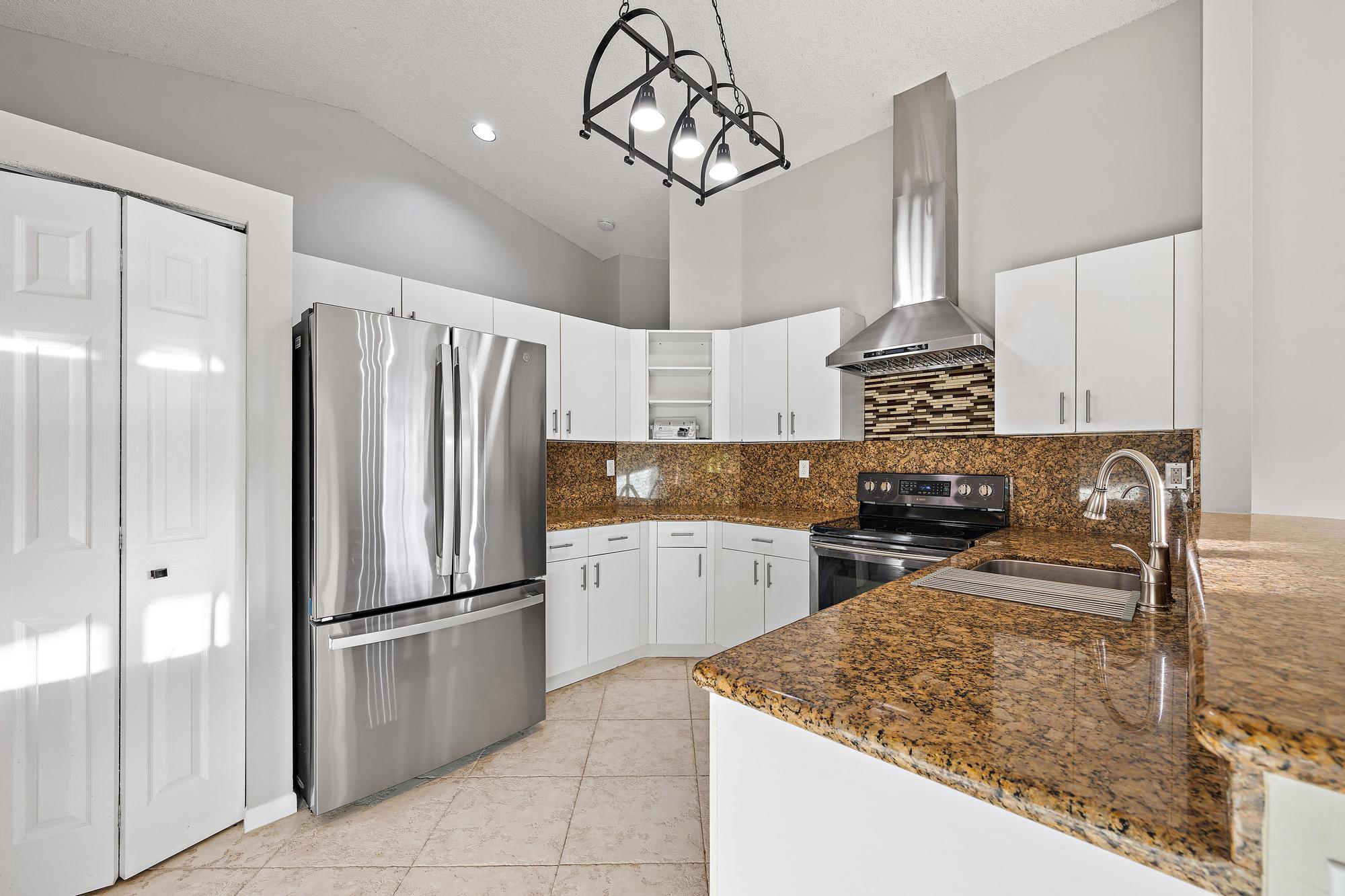 Properties 8657 Tourmaline Boulevard