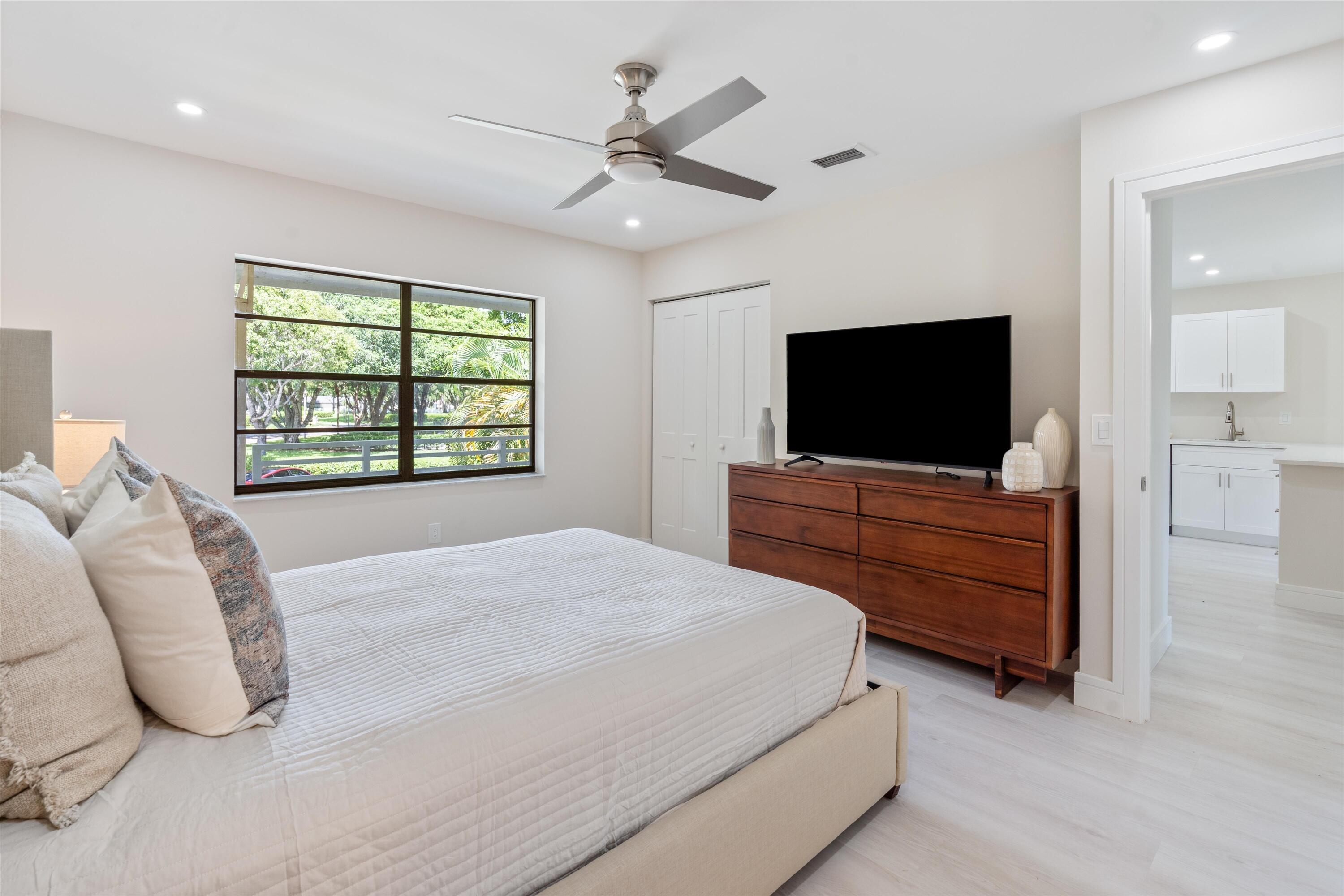 SOUTHPORT AT HUNTERS RUN CONDO - Residential