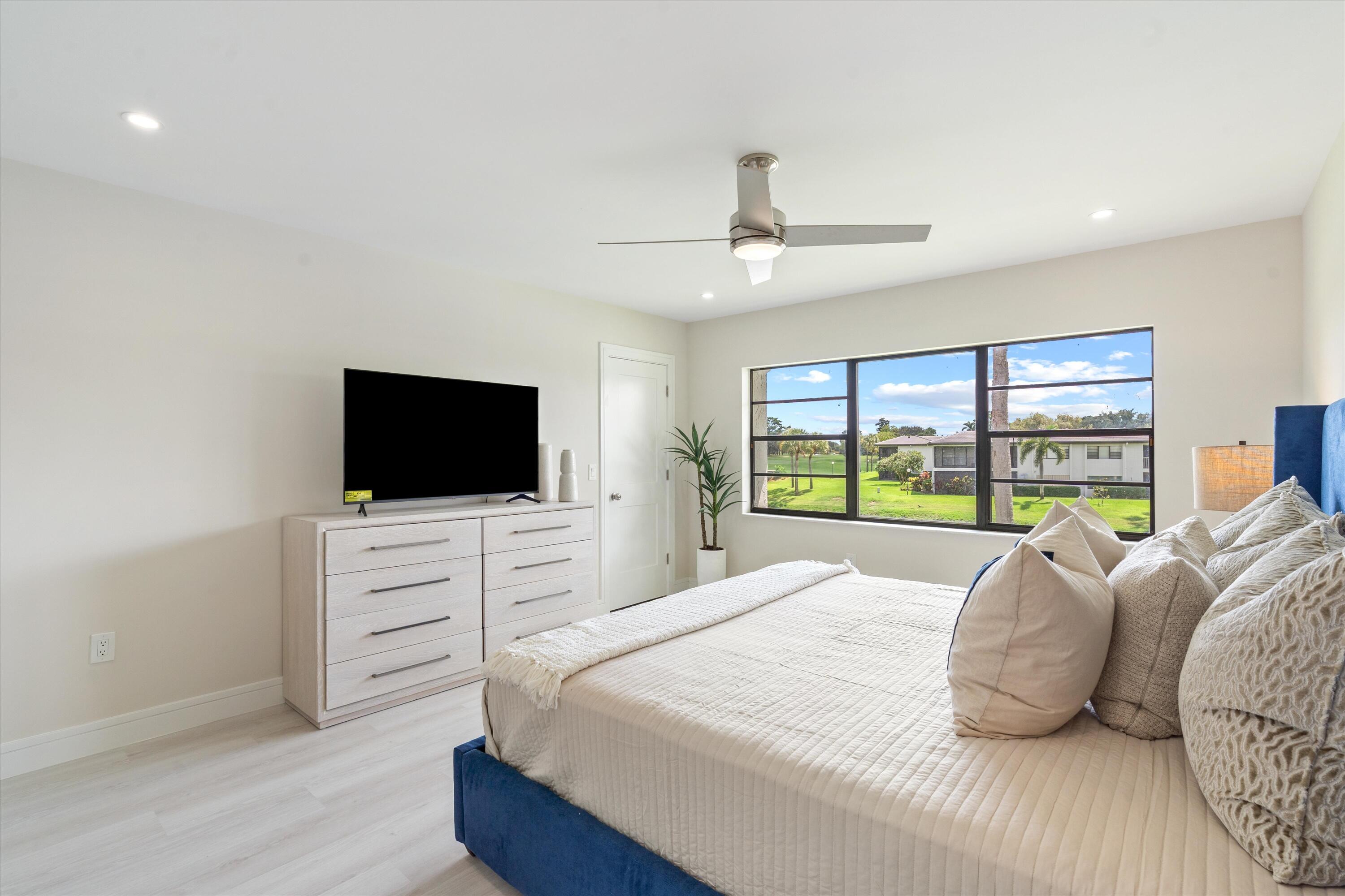 SOUTHPORT AT HUNTERS RUN CONDO - Residential