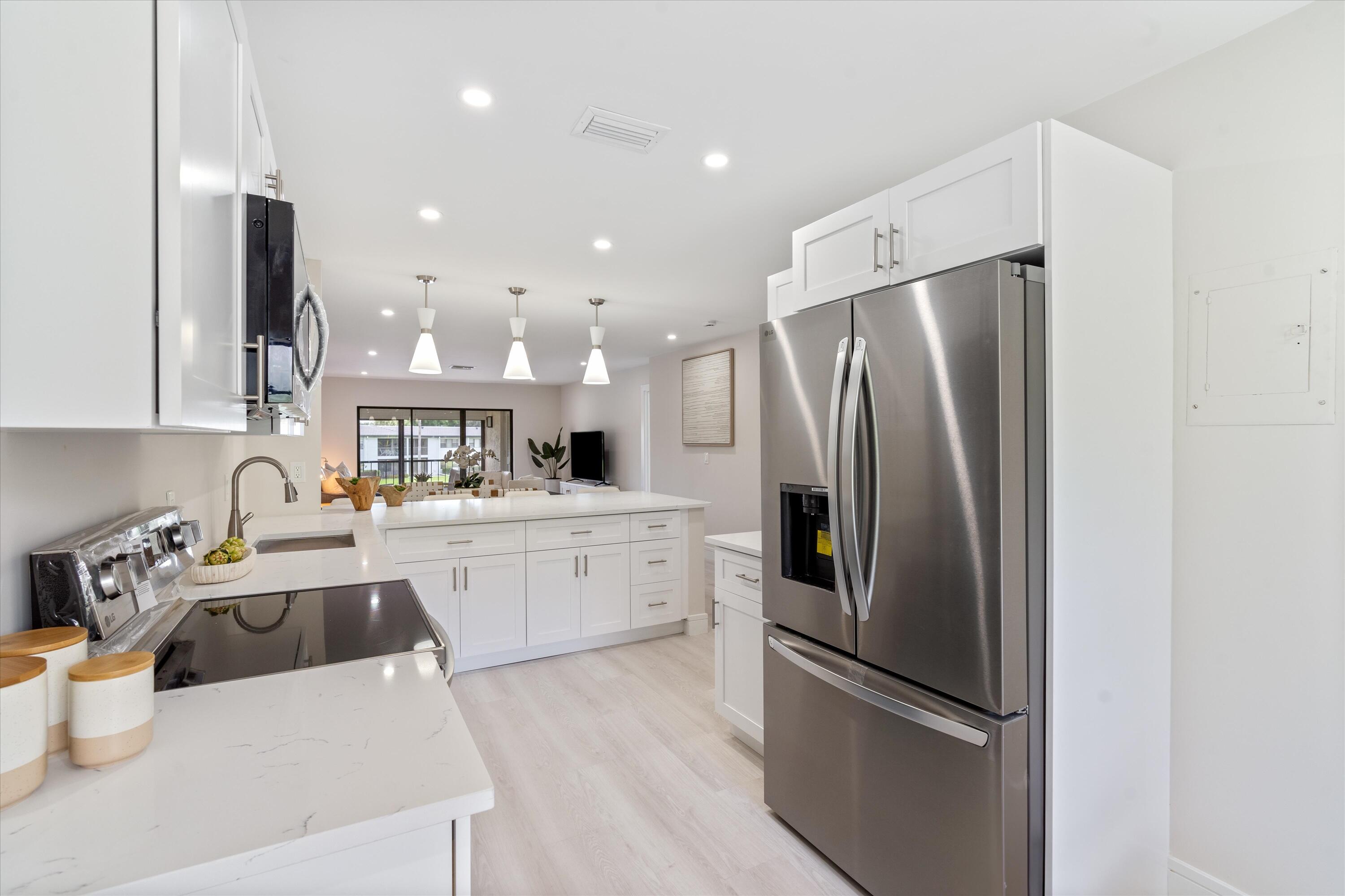 SOUTHPORT AT HUNTERS RUN CONDO - Residential