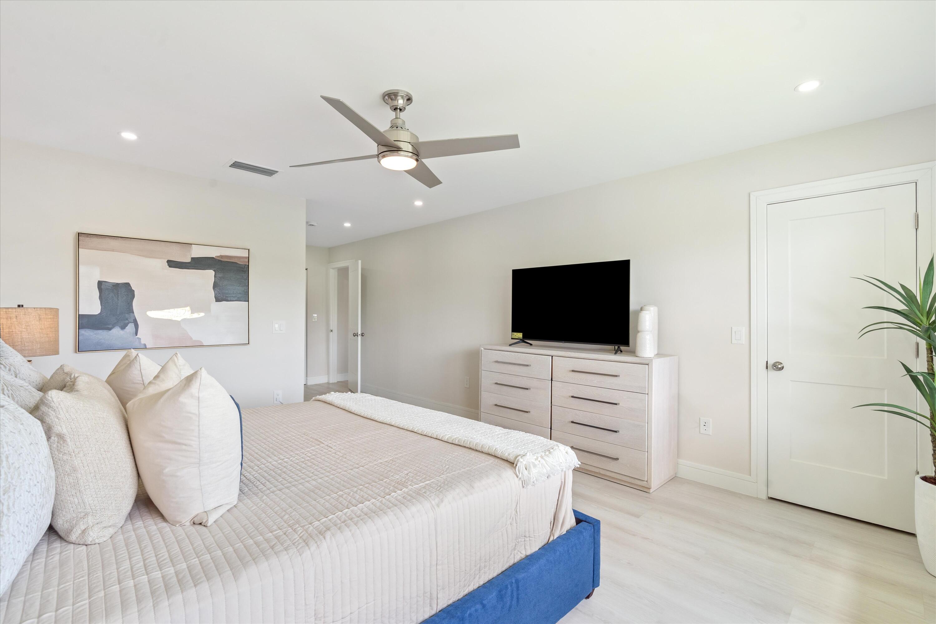 SOUTHPORT AT HUNTERS RUN CONDO - Residential