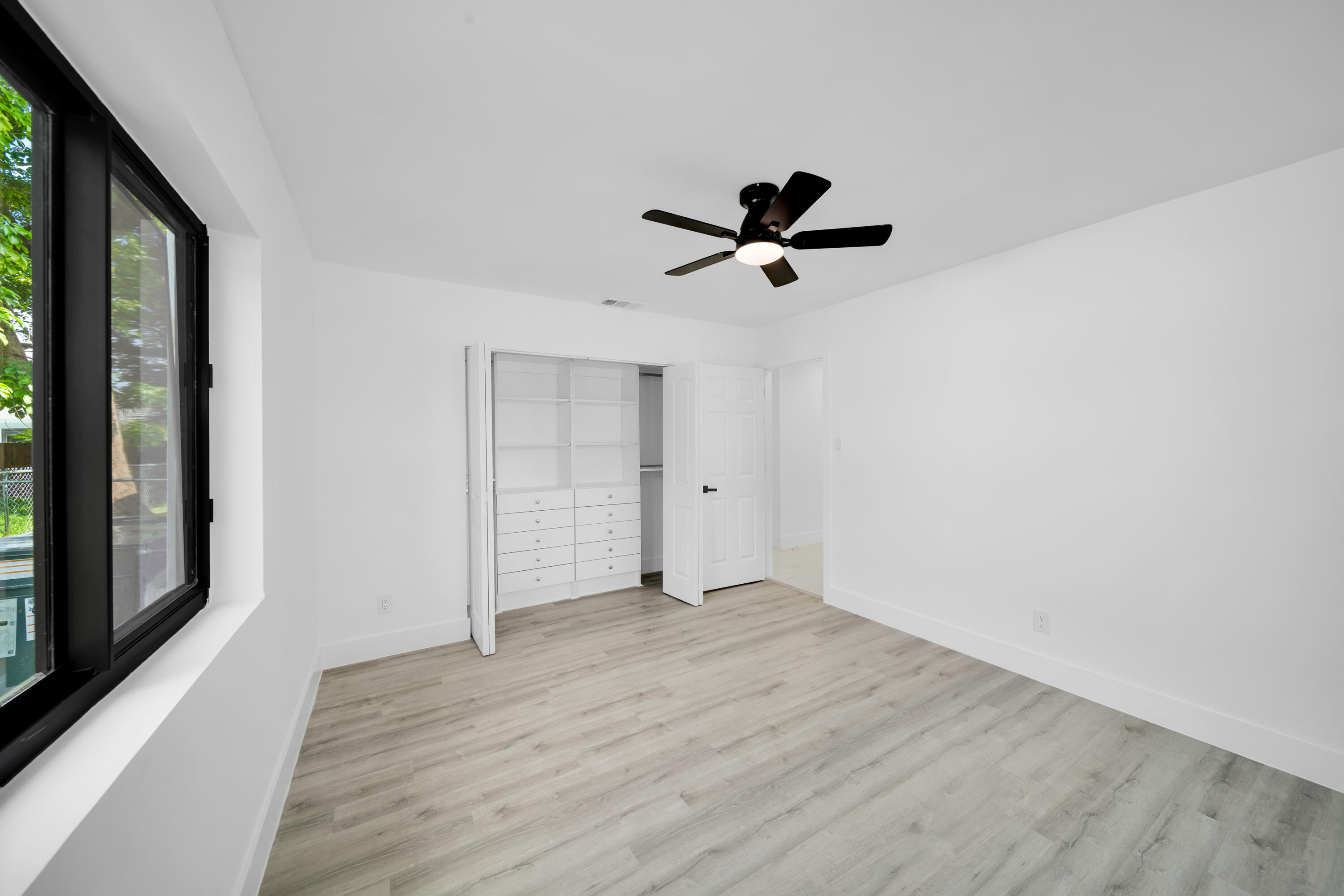 MIRROR LAKE ESTATES SEC 9 - Residential