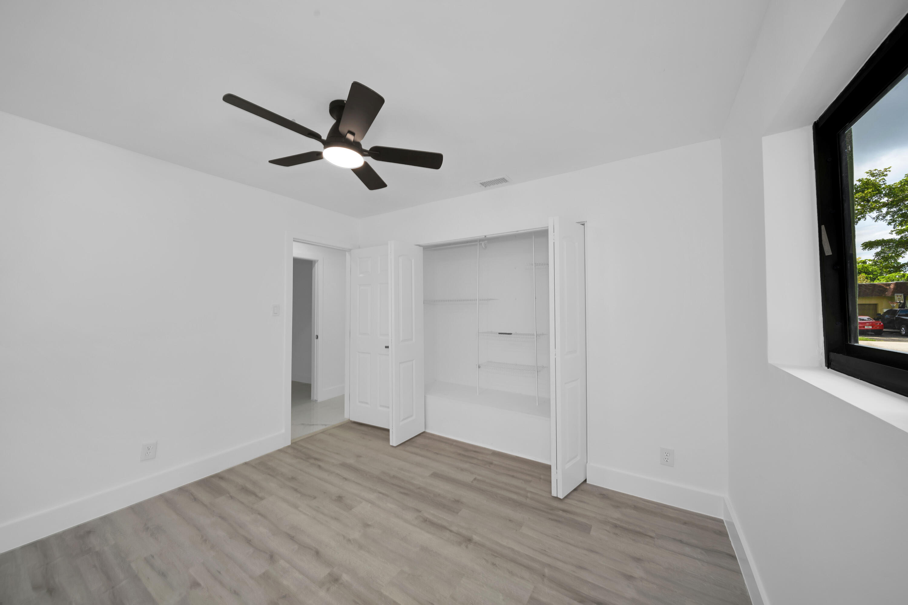 MIRROR LAKE ESTATES SEC 9 - Residential