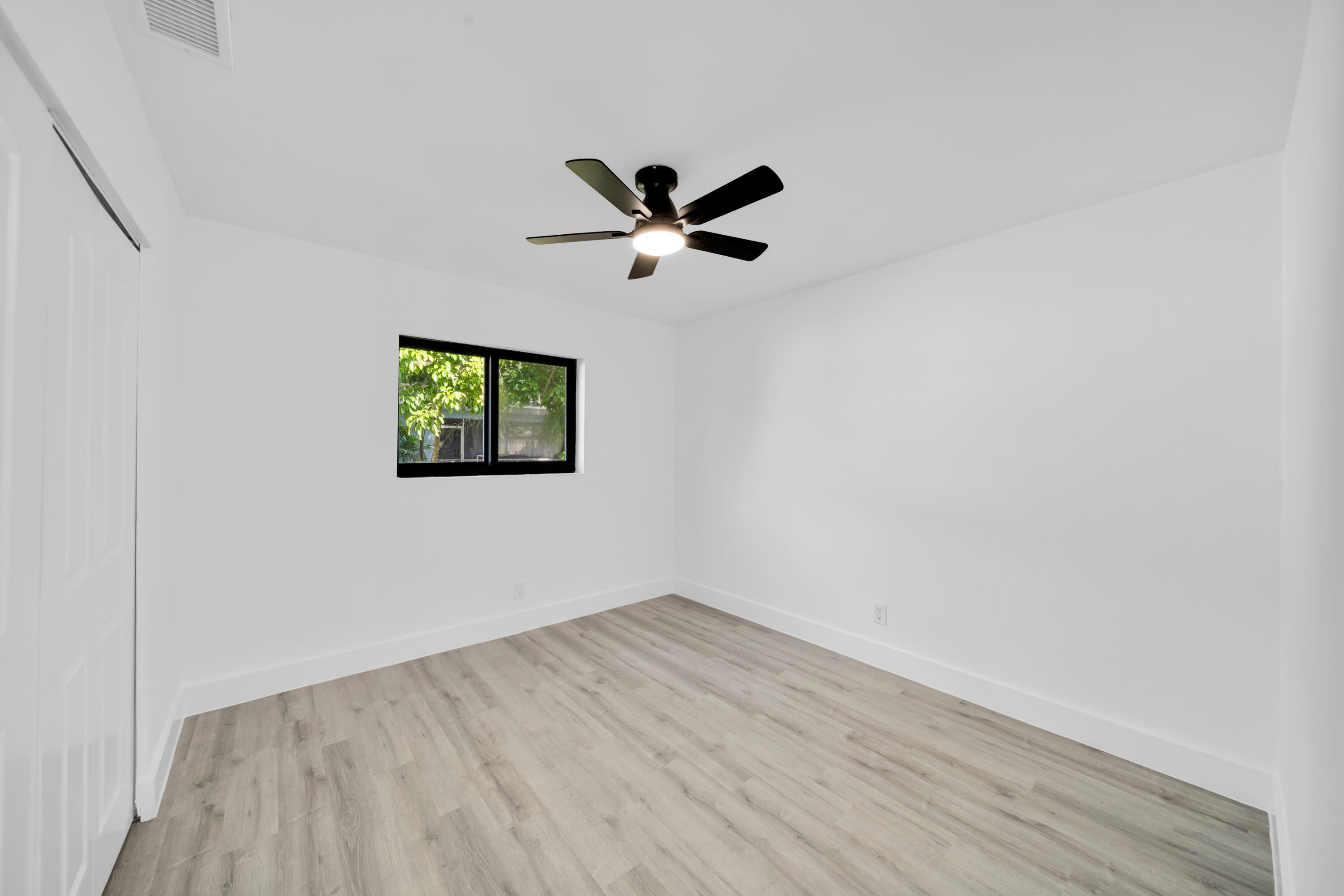 MIRROR LAKE ESTATES SEC 9 - Residential