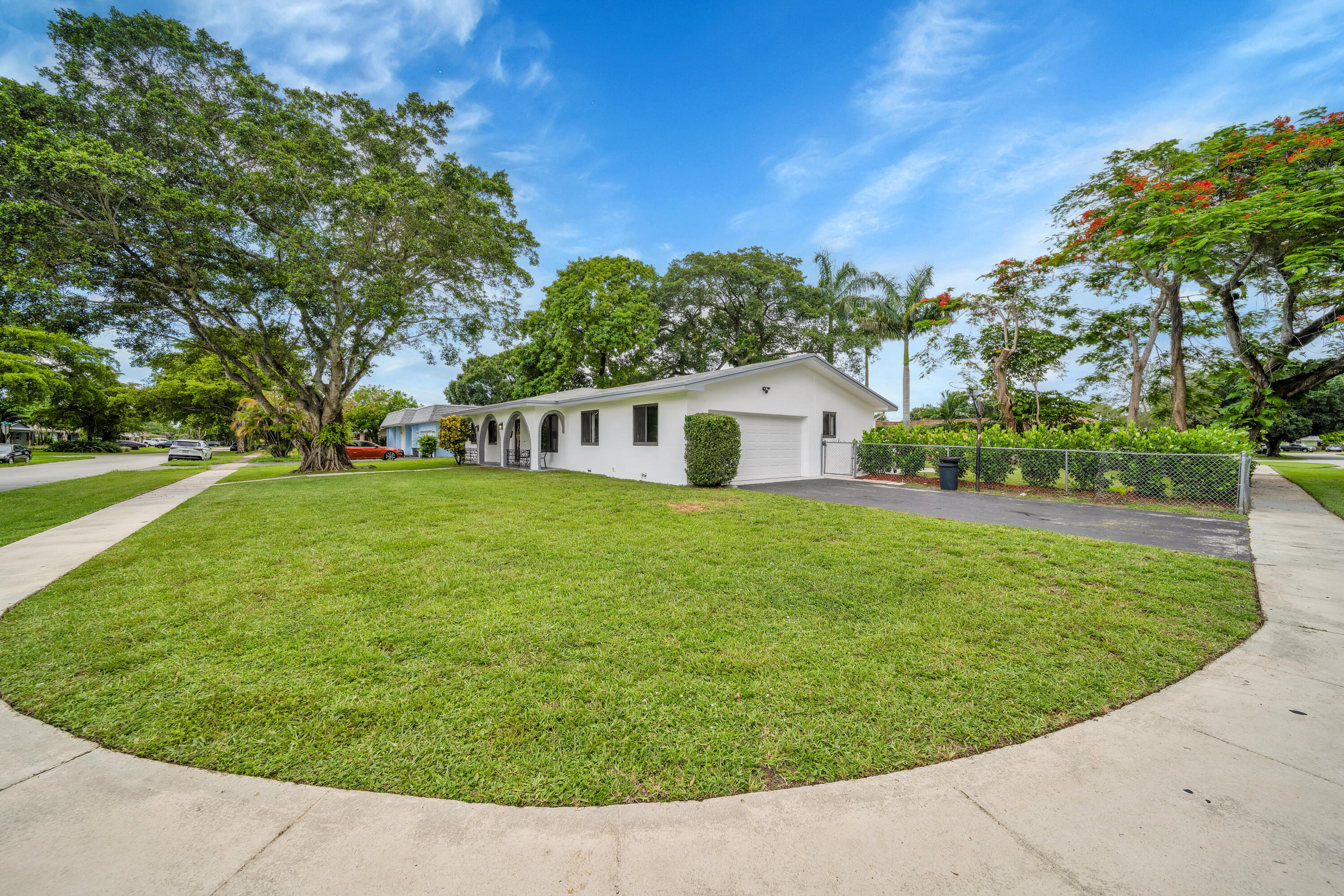 MIRROR LAKE ESTATES SEC 9 - Residential