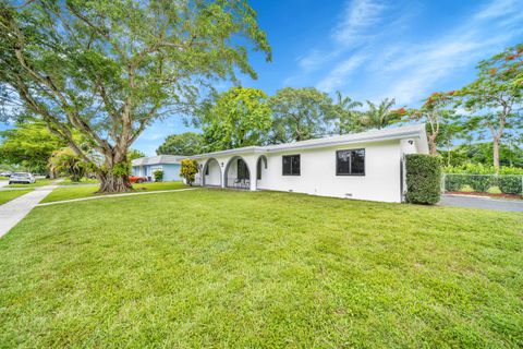 Tiny photo for 7301 NW 13th Court, Plantation, FL 33313 (MLS # B26014193)