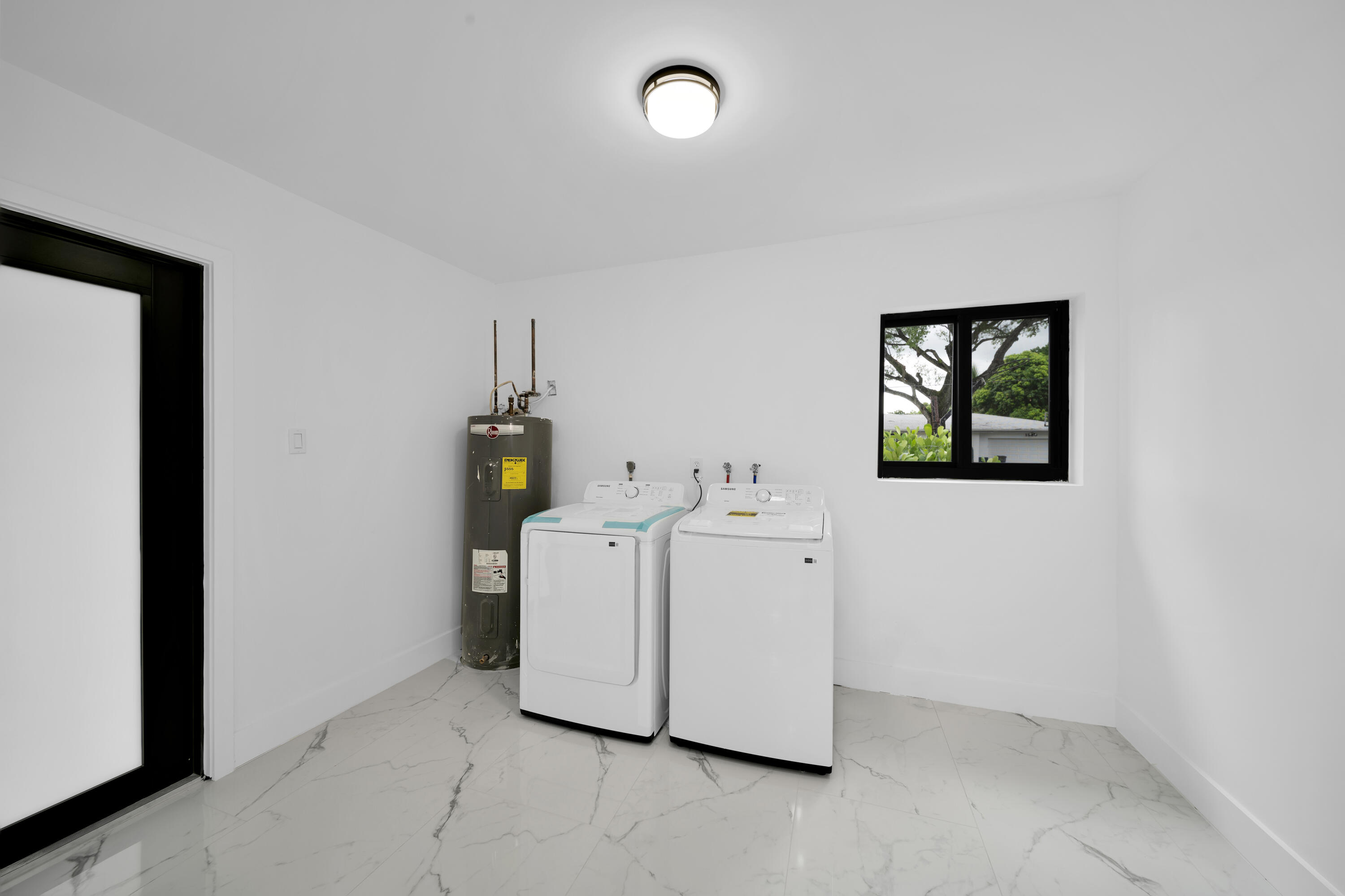 MIRROR LAKE ESTATES SEC 9 - Residential