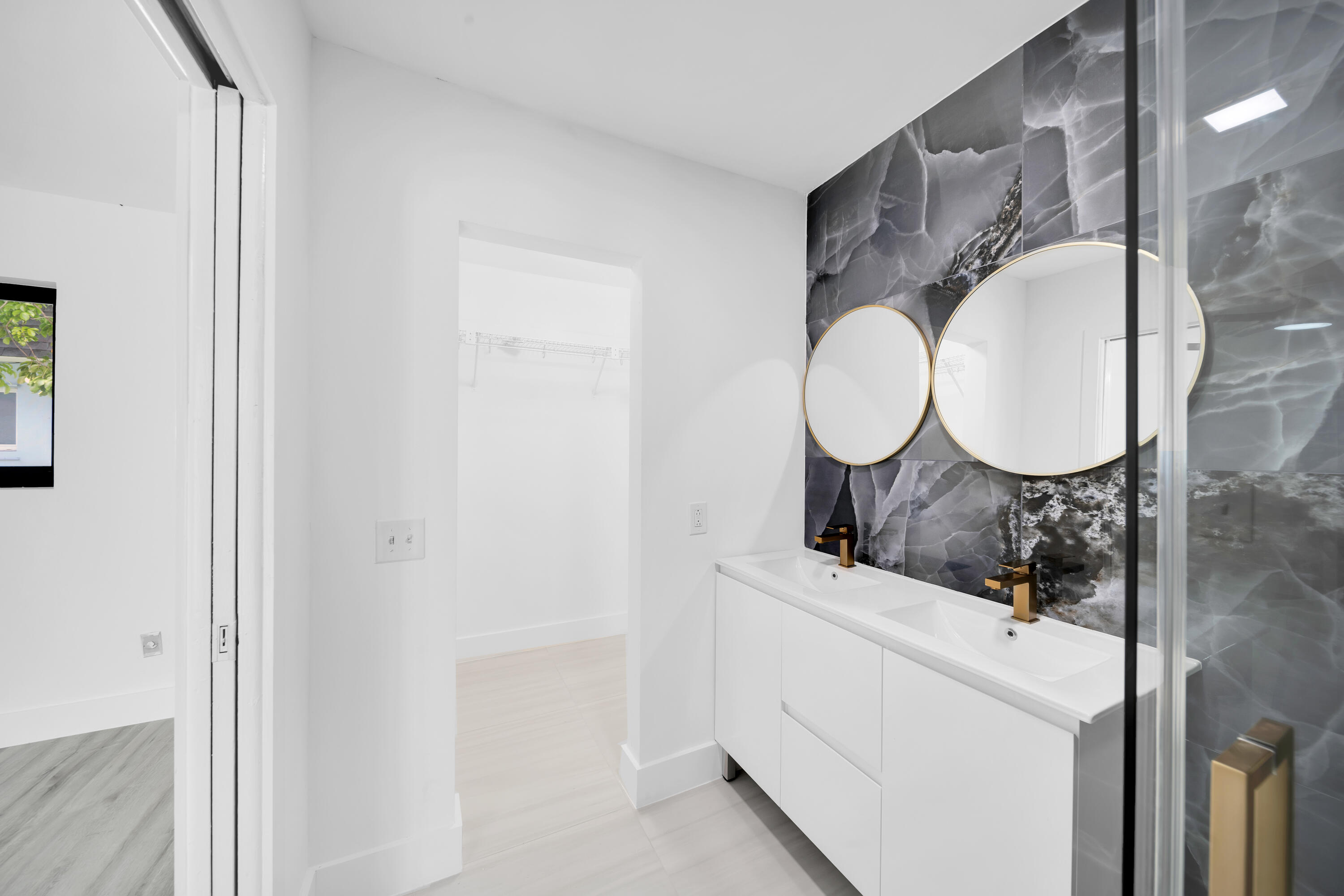 MIRROR LAKE ESTATES SEC 9 - Residential