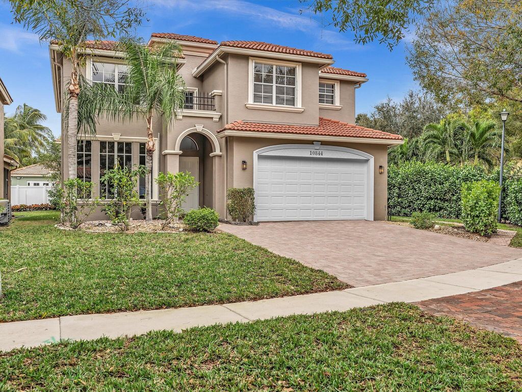 Photo of 10844 Lake Wynds Court, Boynton Beach, FL 33437 (MLS # R11155387)