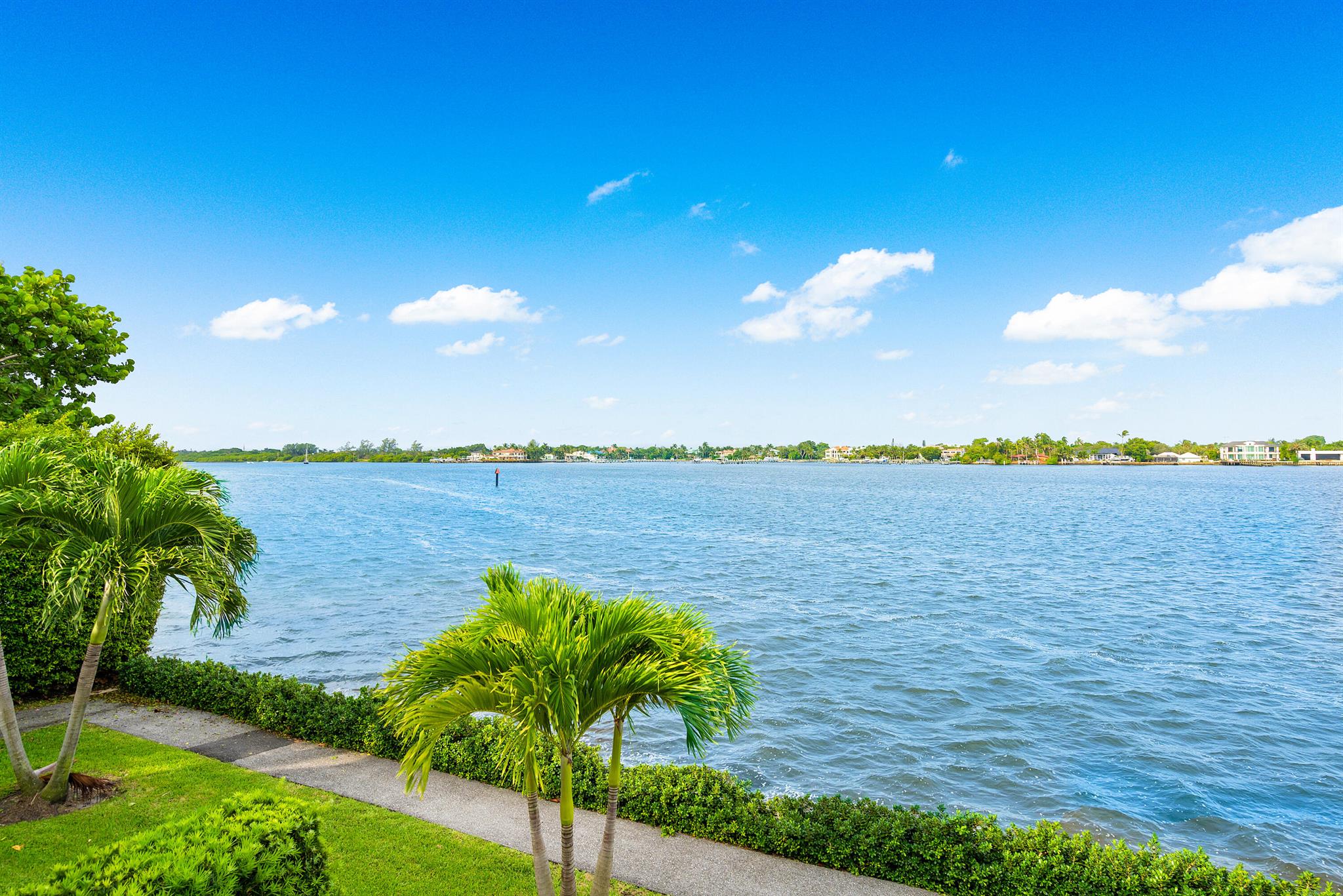 View photos, virtual tours, details... 2190 Ibis Isle Road 2