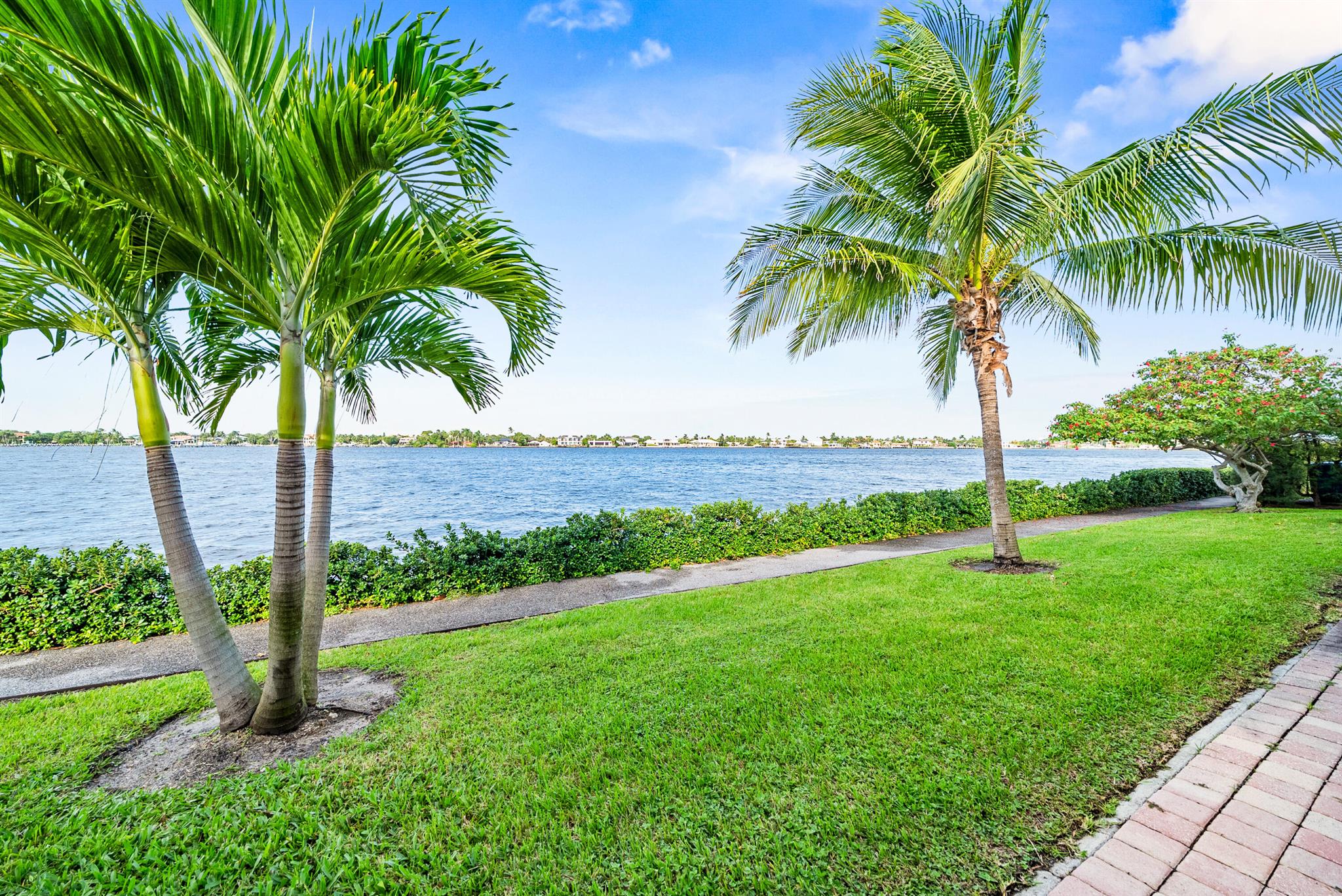 View photos, virtual tours, details... 2190 Ibis Isle Road 2