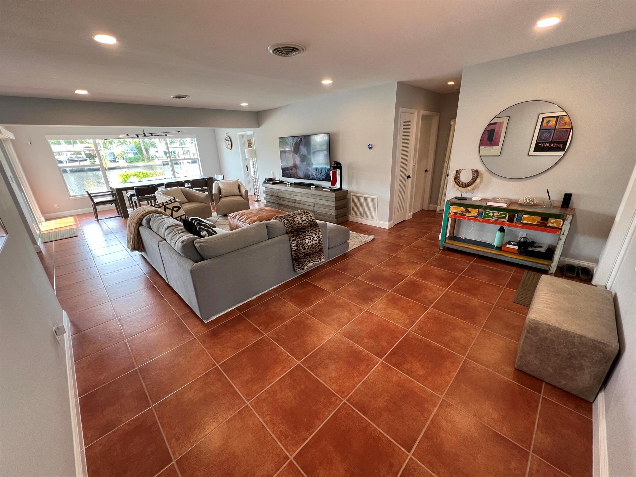 1653 Poinsettia Drive