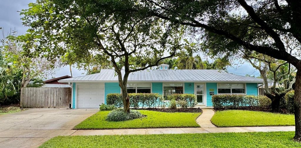 Photo of 753 Fairhaven Drive, North Palm Beach, FL 33408 (MLS # R10943343)