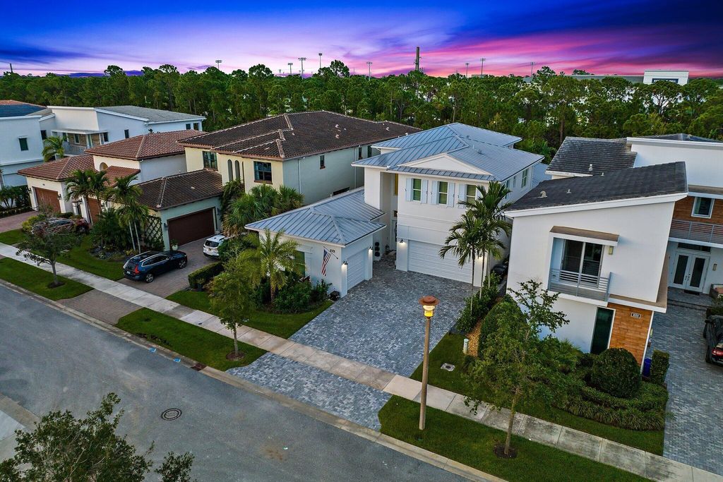 Photo of 1054 Faulkner Terrace, Palm Beach Gardens, FL 33410 (MLS # R10961526)