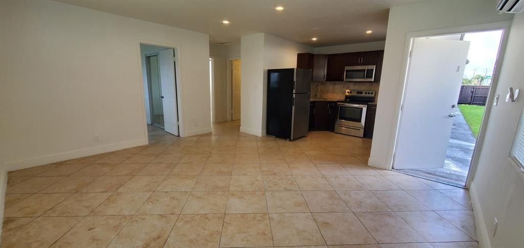 Photo of 215 SW 16th Street #4, Fort Lauderdale, FL 33315 (MLS # F10464135)