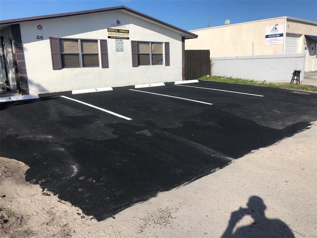 Photo of 215 SW 16th Street #4, Fort Lauderdale, FL 33315 (MLS # F10464135)