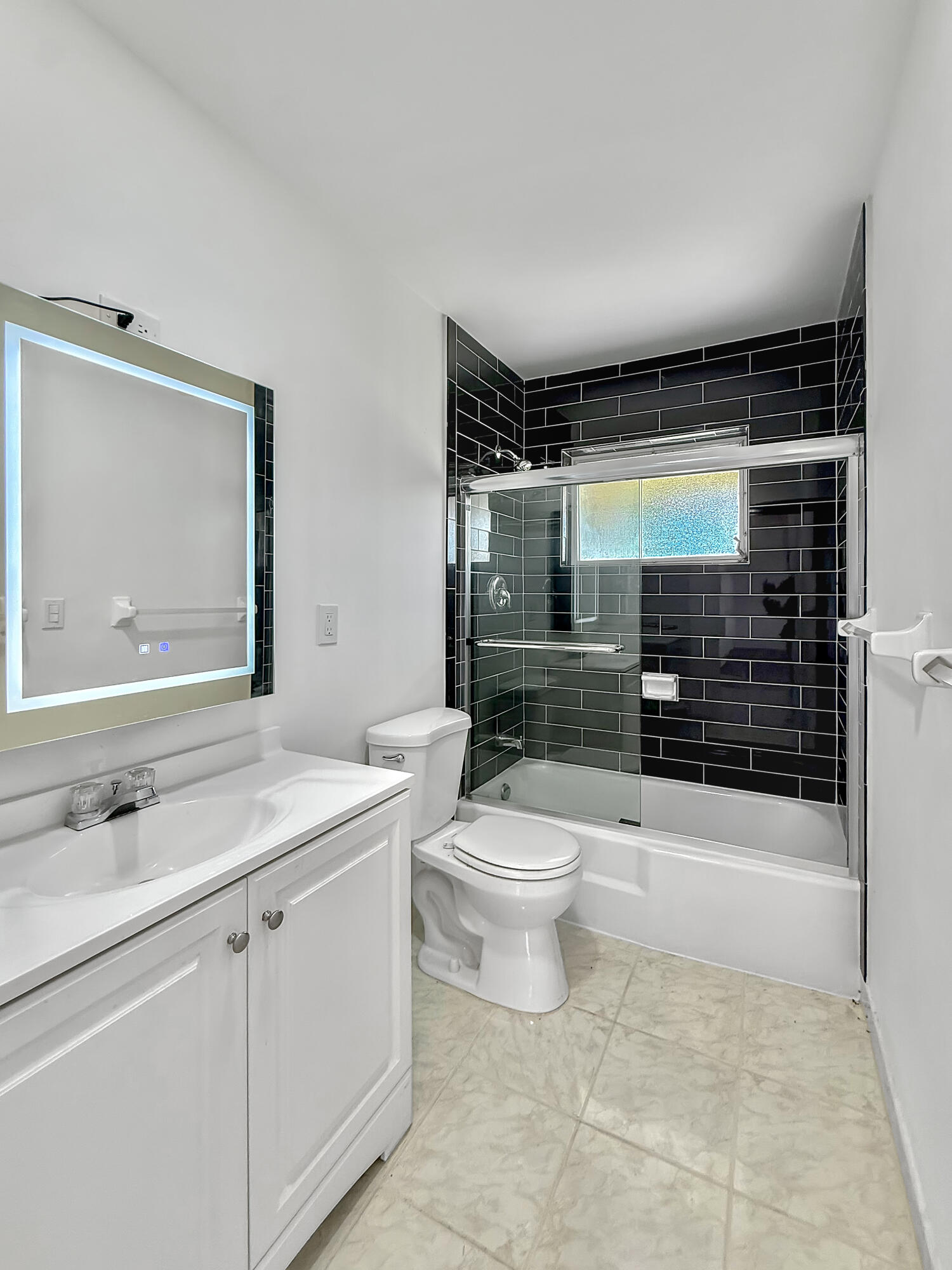 CRESTHAVEN VILLAS 10 CONDO - Residential Lease