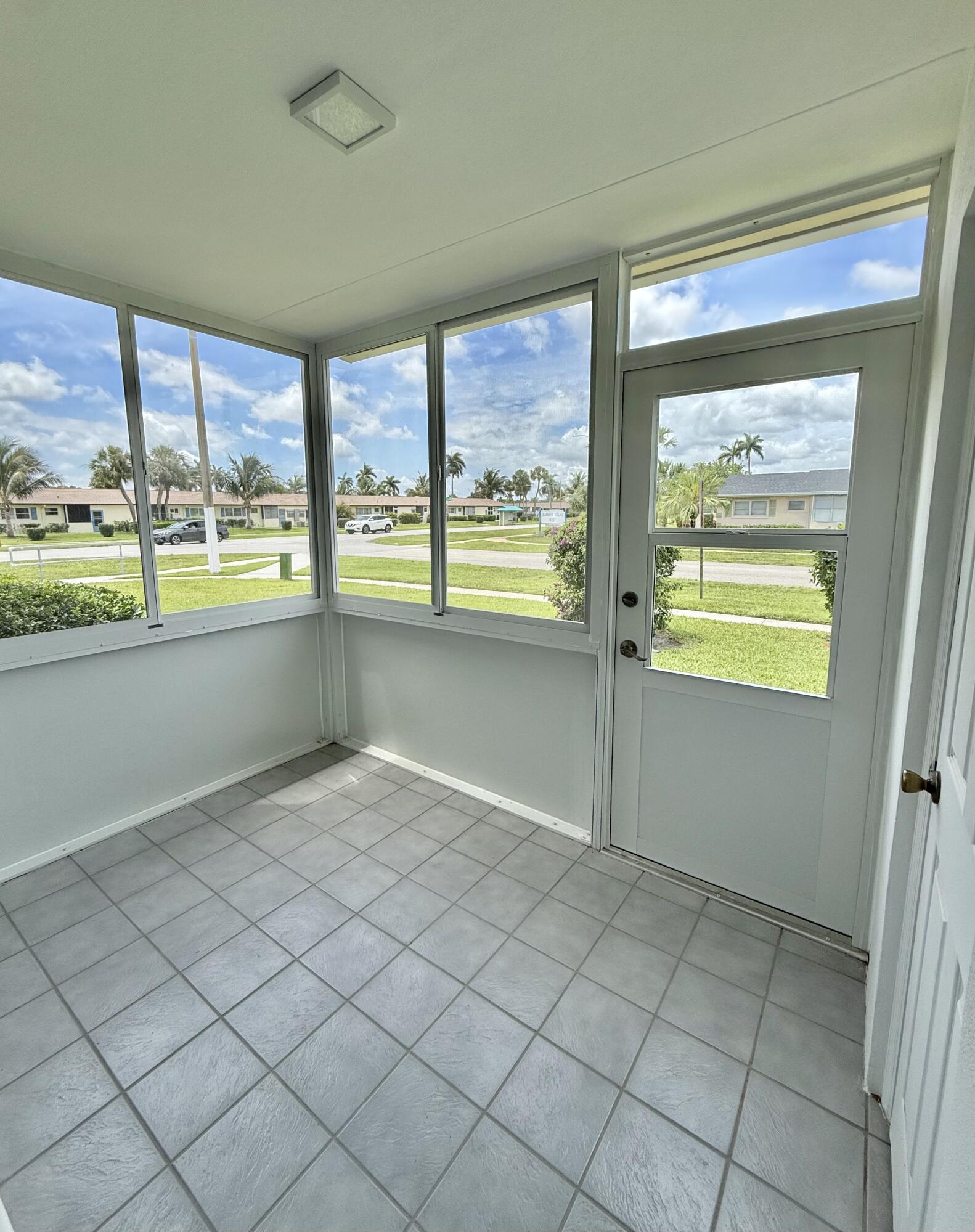 CRESTHAVEN VILLAS 10 CONDO - Residential Lease