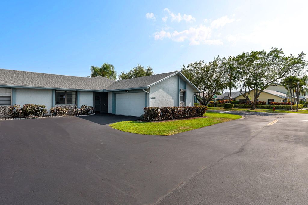 Photo of 23328 SW 58th Avenue #D, Boca Raton, FL 33428 (MLS # R10985525)