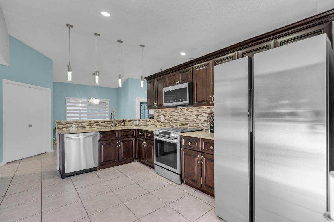 CHAPEL TRAIL REPLAT - Residential