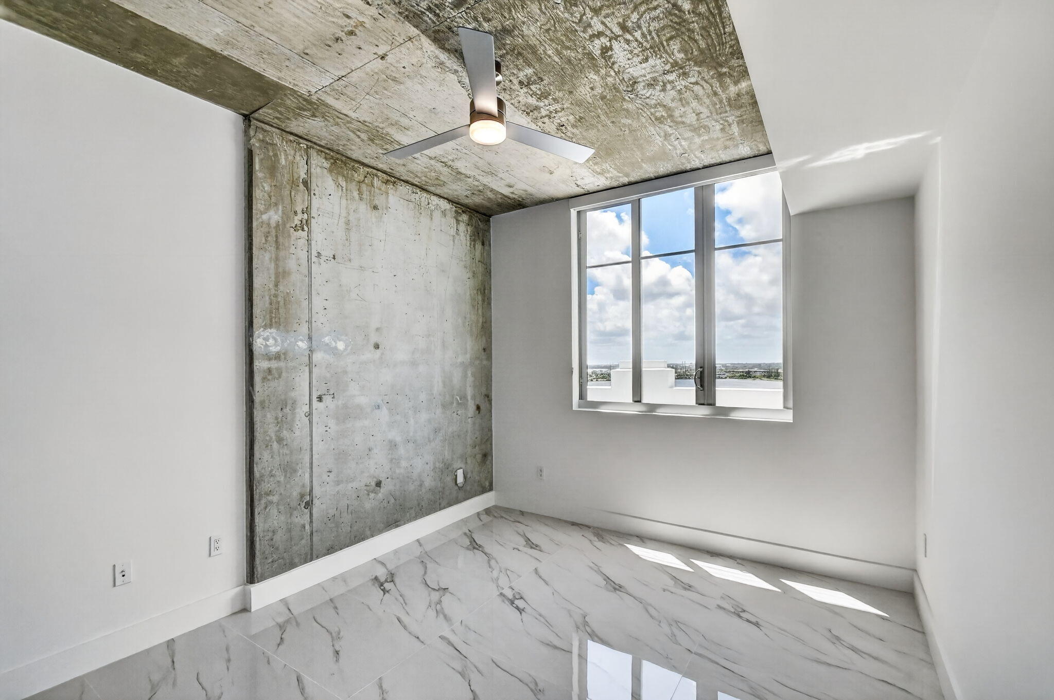 EDGE CONDO - Residential