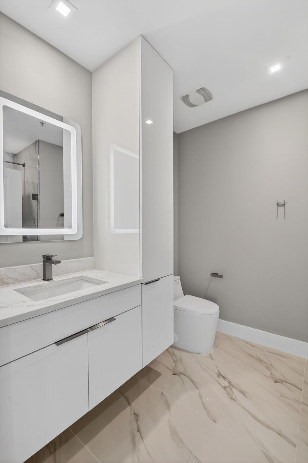 EDGE CONDO - Residential