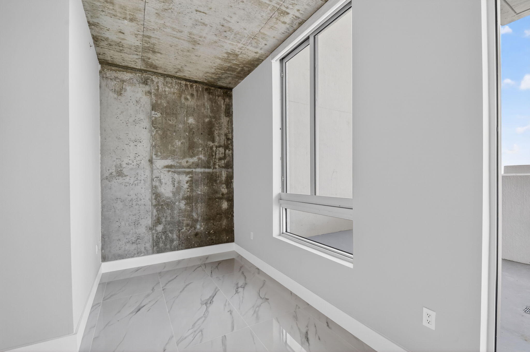 EDGE CONDO - Residential