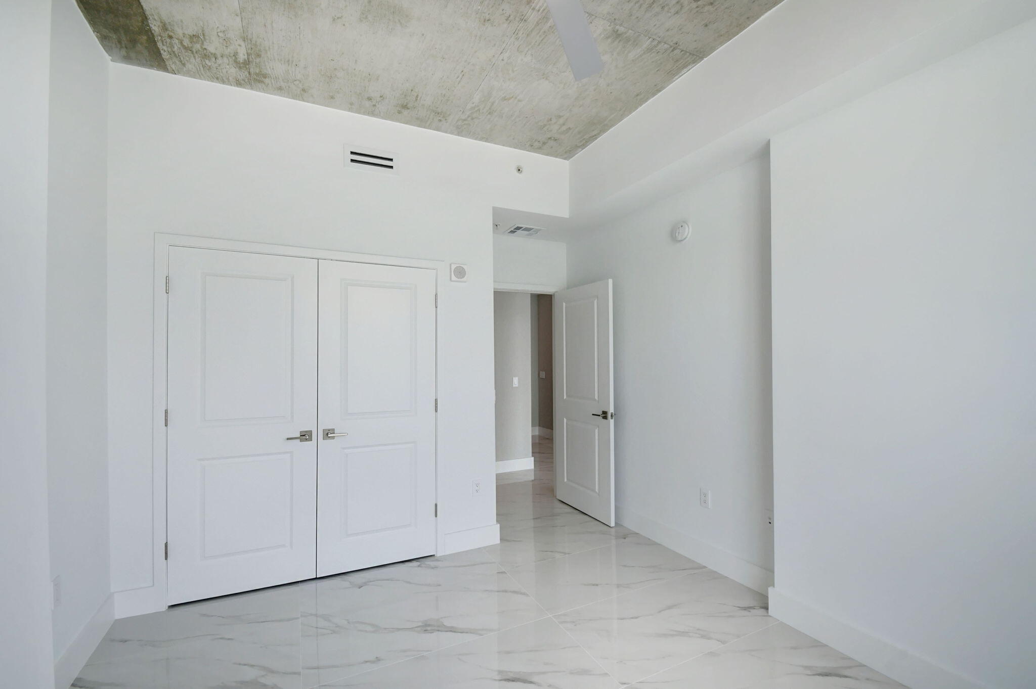 EDGE CONDO - Residential