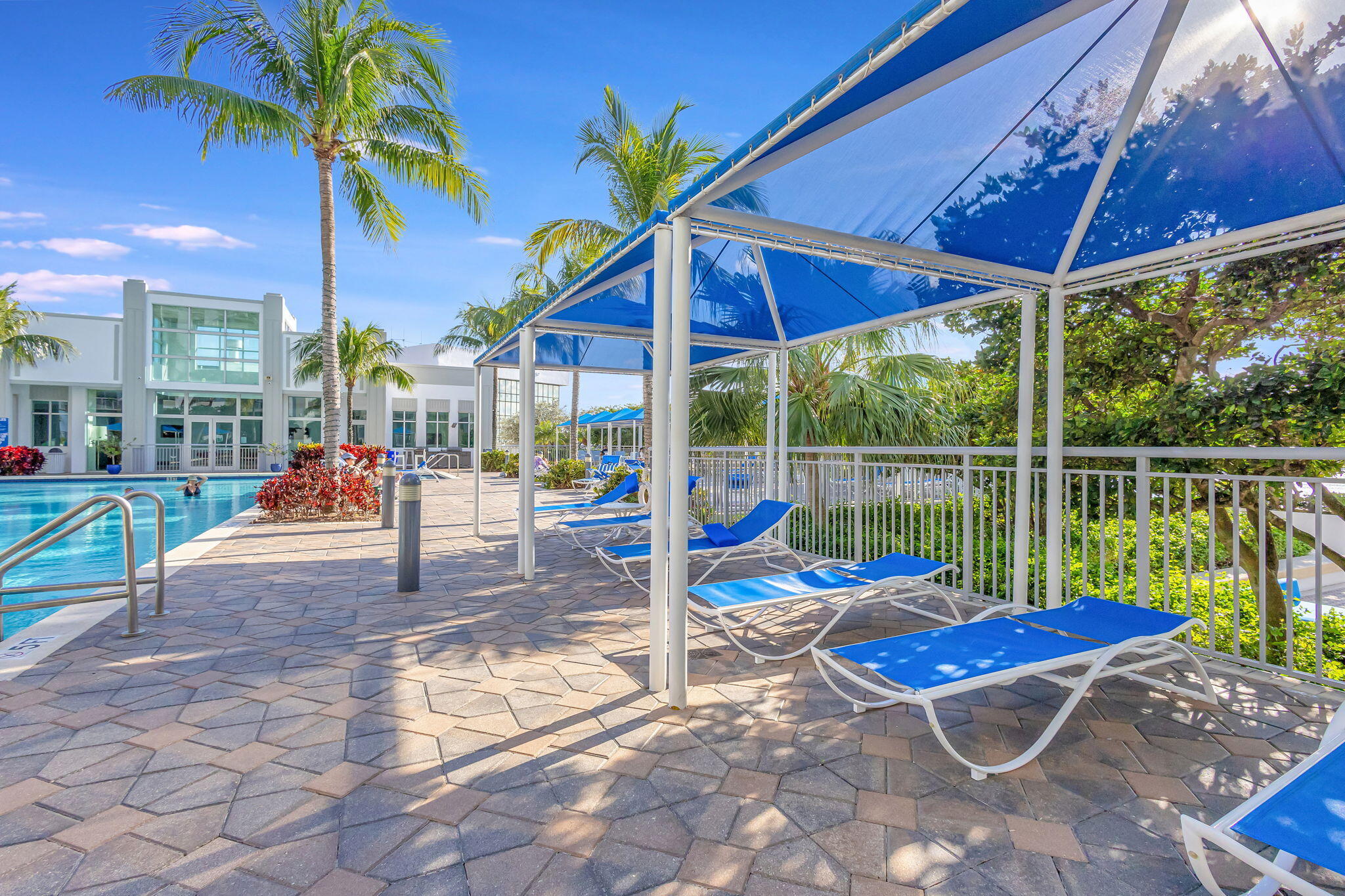 EDGE CONDO - Residential