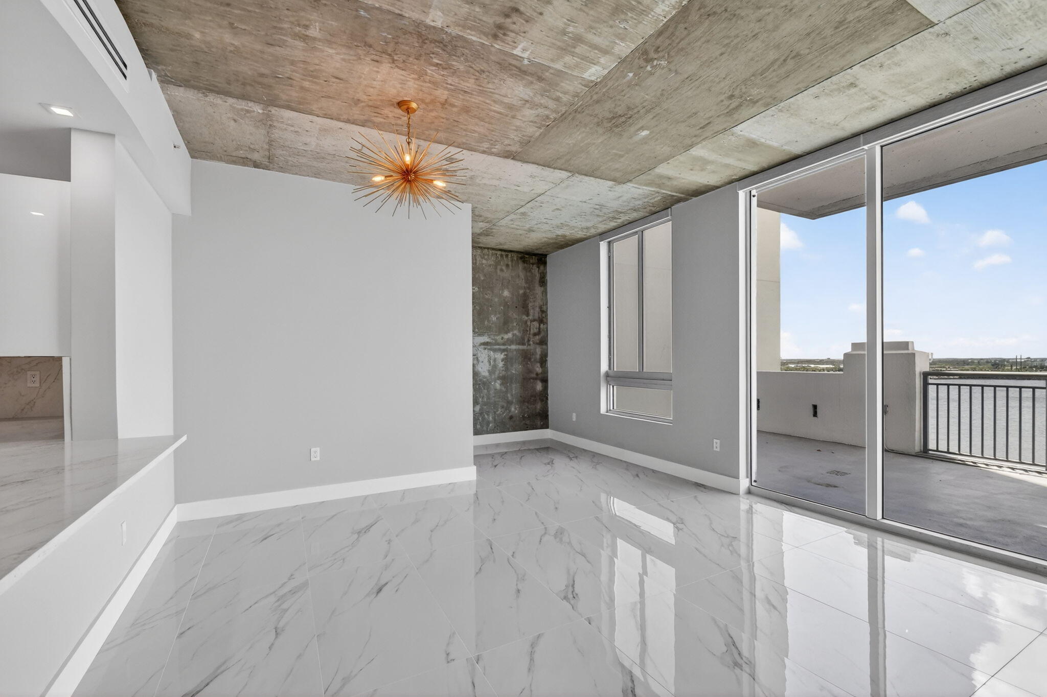 EDGE CONDO - Residential