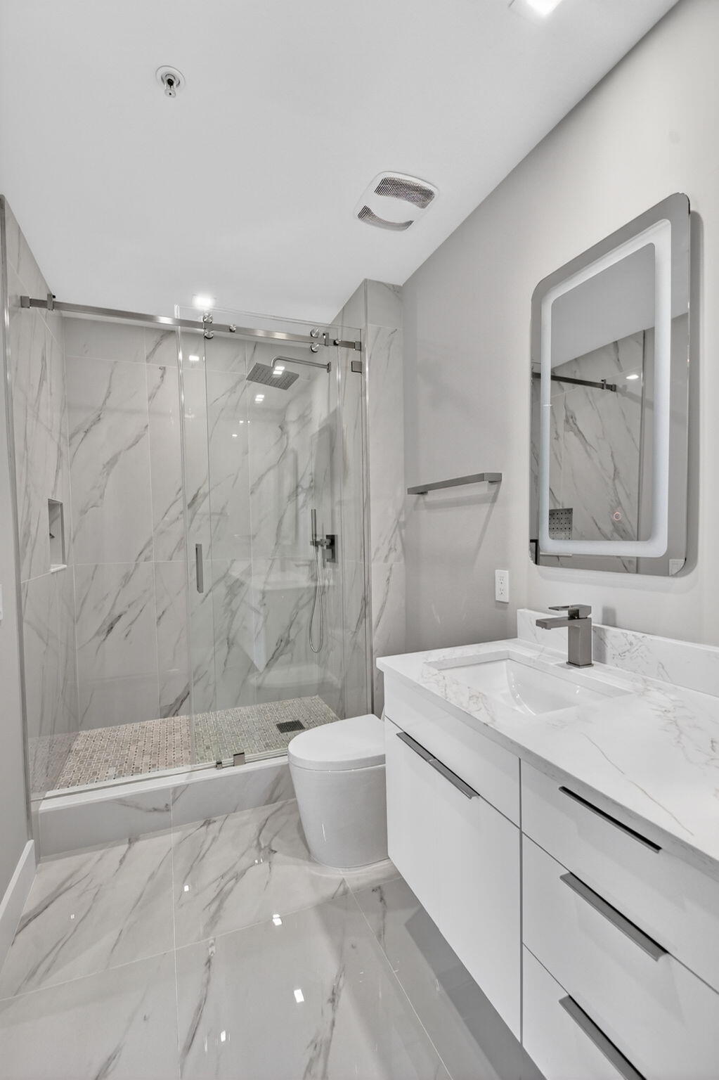 EDGE CONDO - Residential