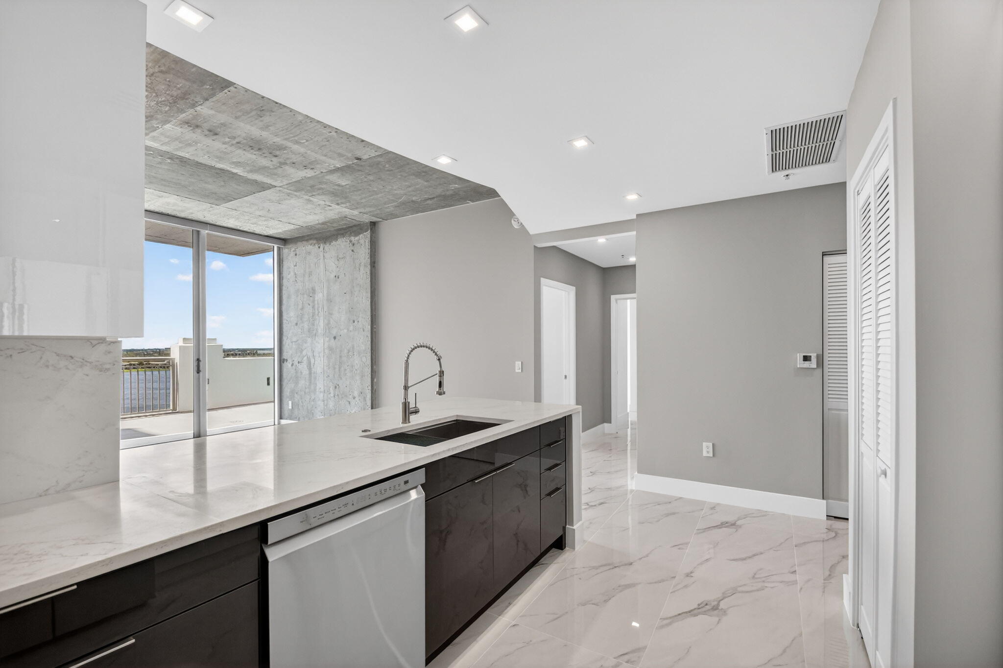 EDGE CONDO - Residential