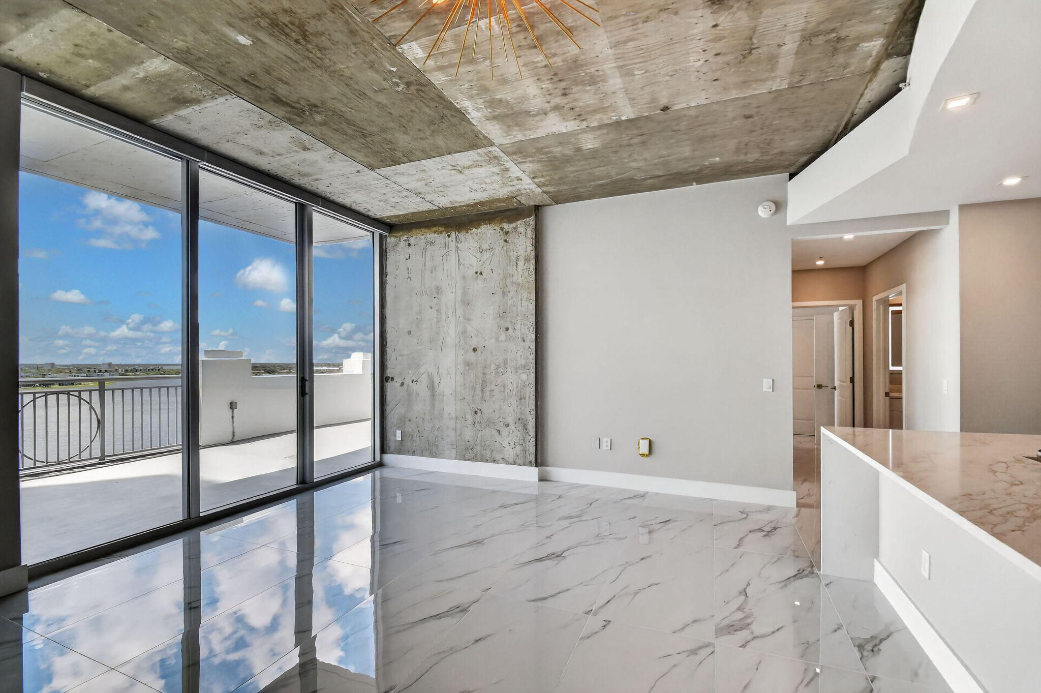 EDGE CONDO - Residential