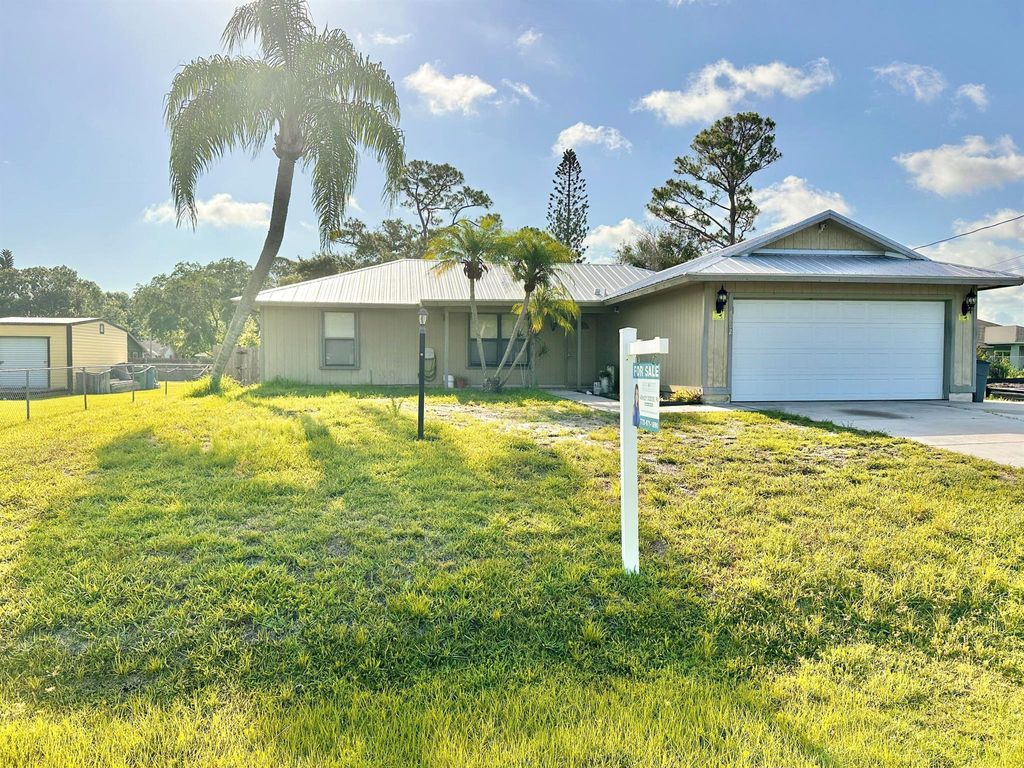 Photo of 5802 Tangelo Drive, Fort Pierce, FL 34982 (MLS # R10993888)