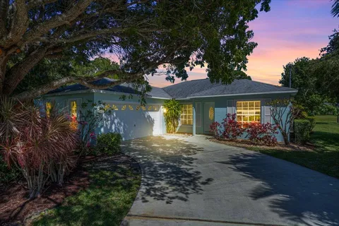 6193 NW Duke Circle, Port St Lucie, FL MLS: R11072498