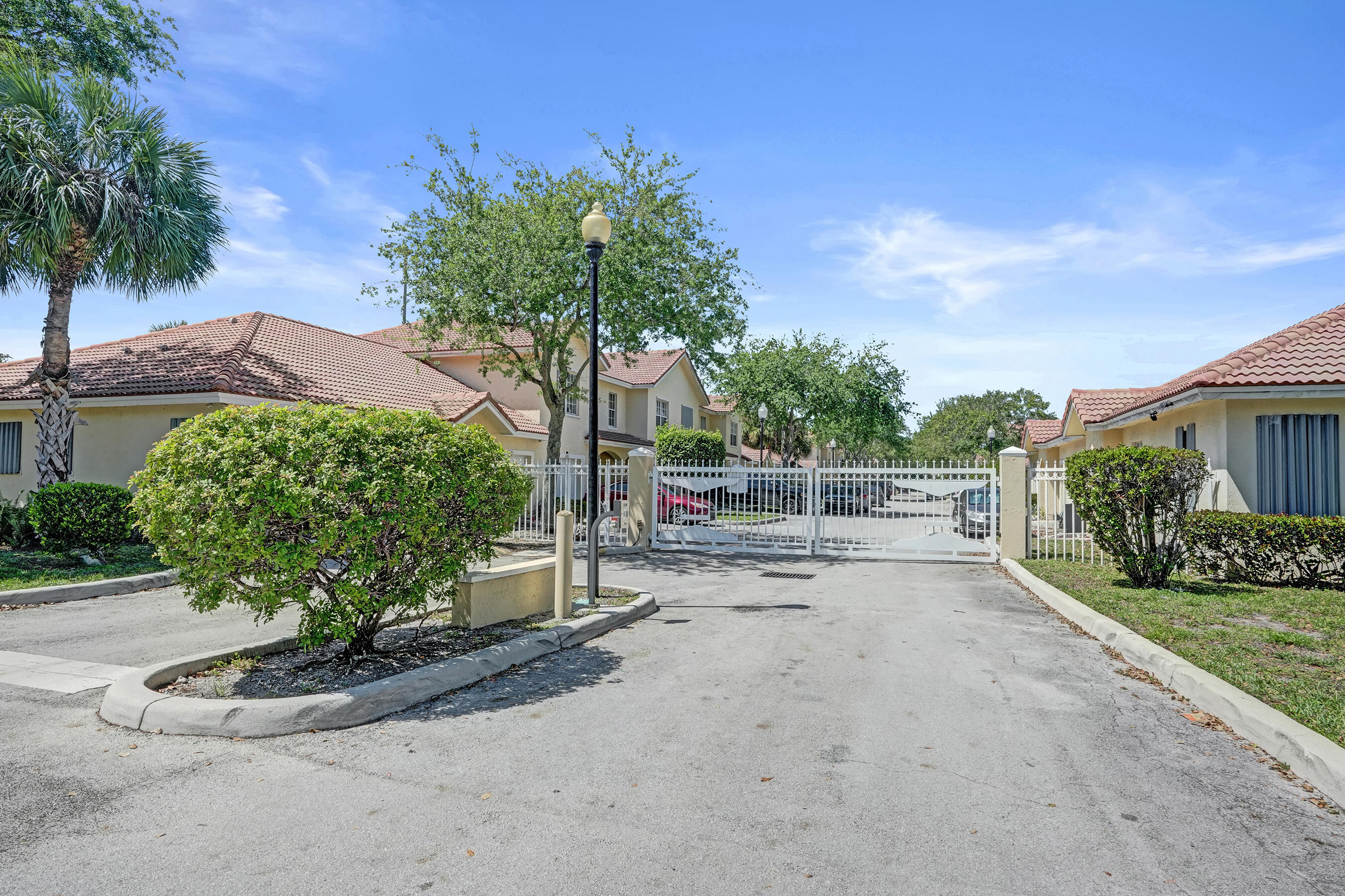 FORDS MANOR - Residential