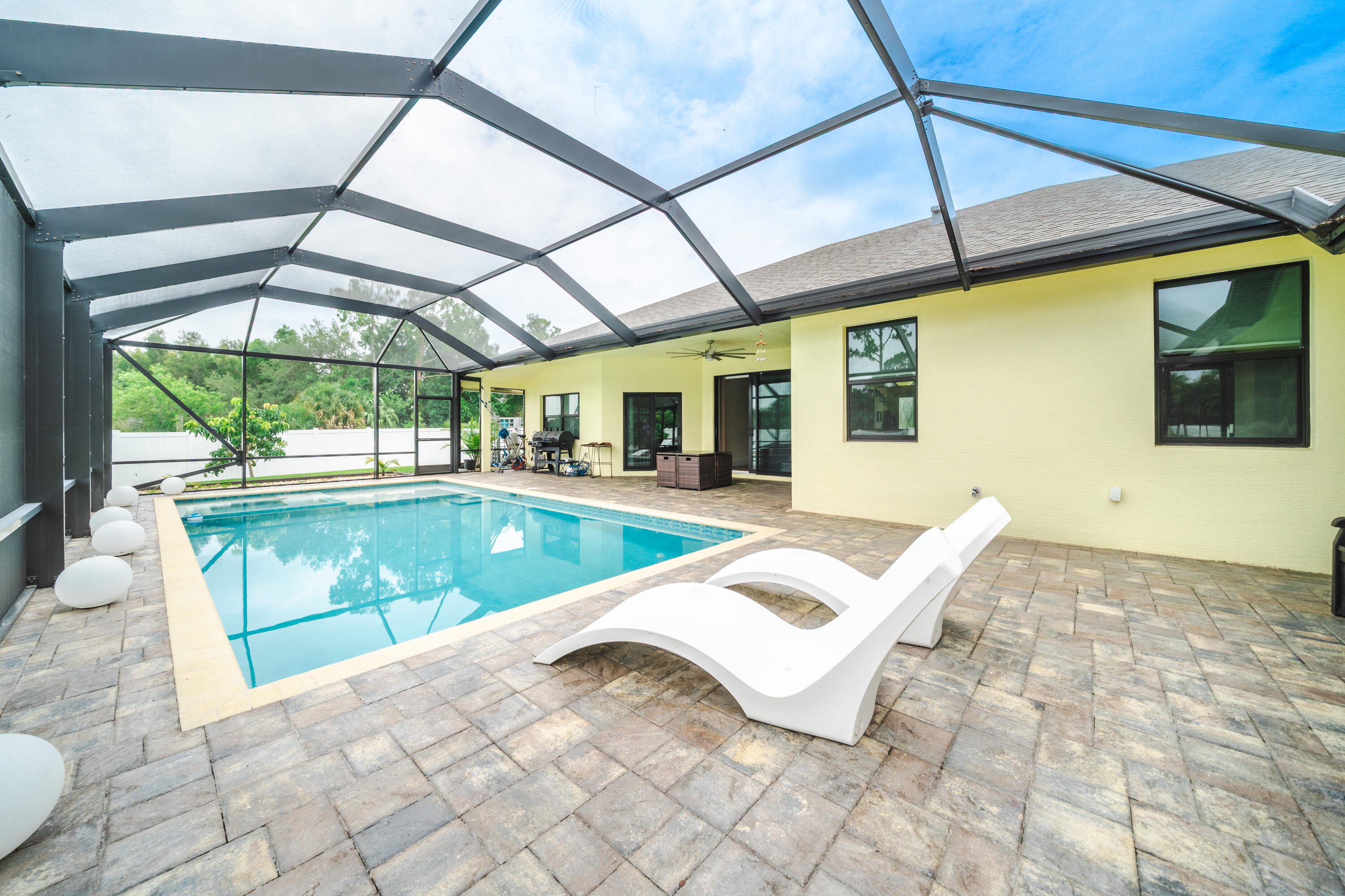 PORT ST LUCIE SECTION 8 - Residential