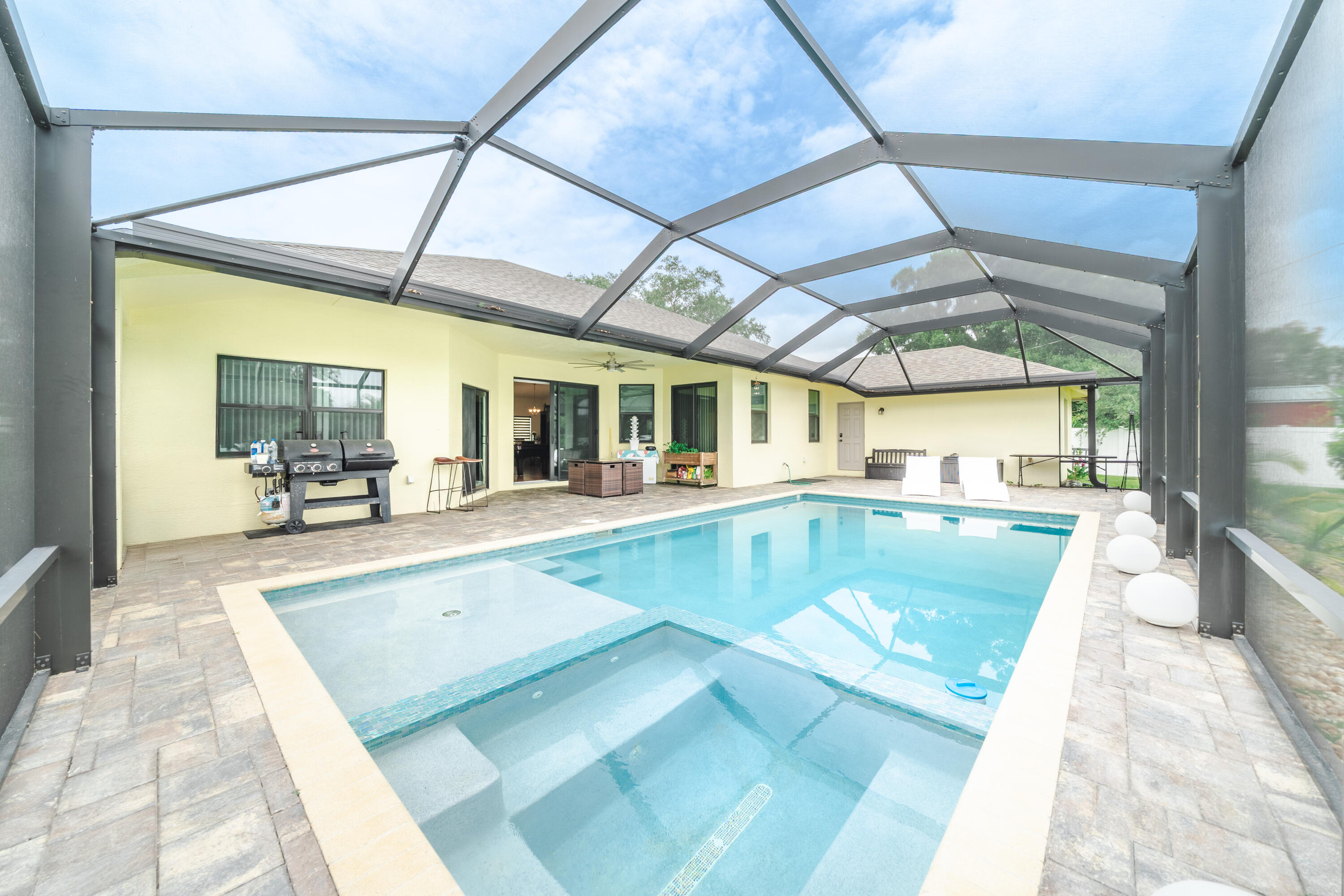 PORT ST LUCIE SECTION 8 - Residential