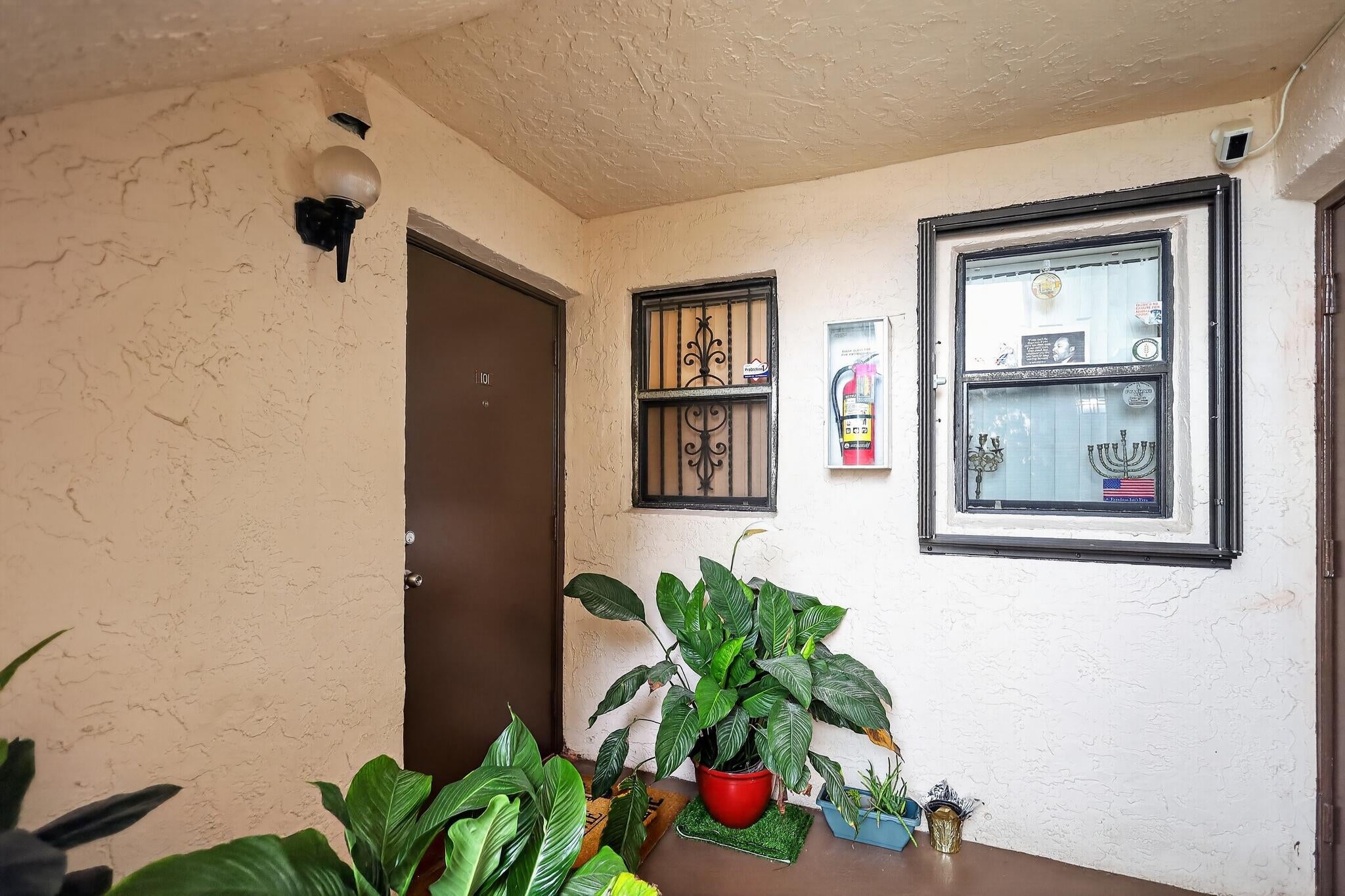 20805 NE 8th Court 10121, Miami FL 33179