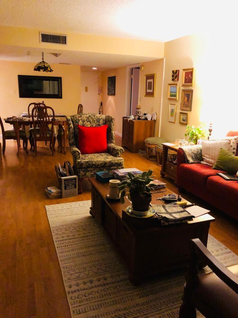 Country Club Apts - Residential
