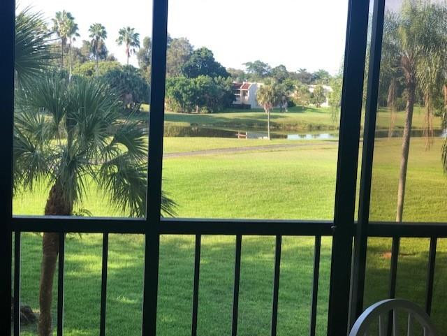 Country Club Apts - Residential