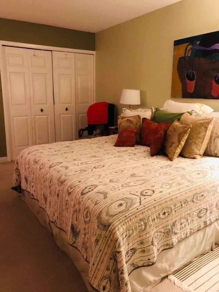 Country Club Apts - Residential